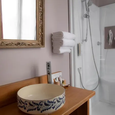 De Charme La Bonne Adresse - Logis Hotel