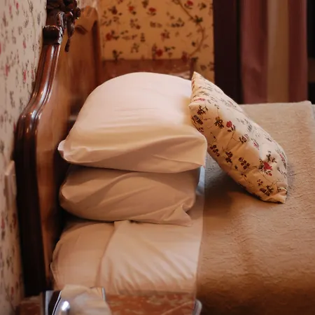 Hotel De Charme La Bonne Adresse - Logis