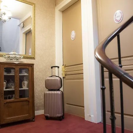 Hotell De Charme La Bonne Adresse - Logis 2*