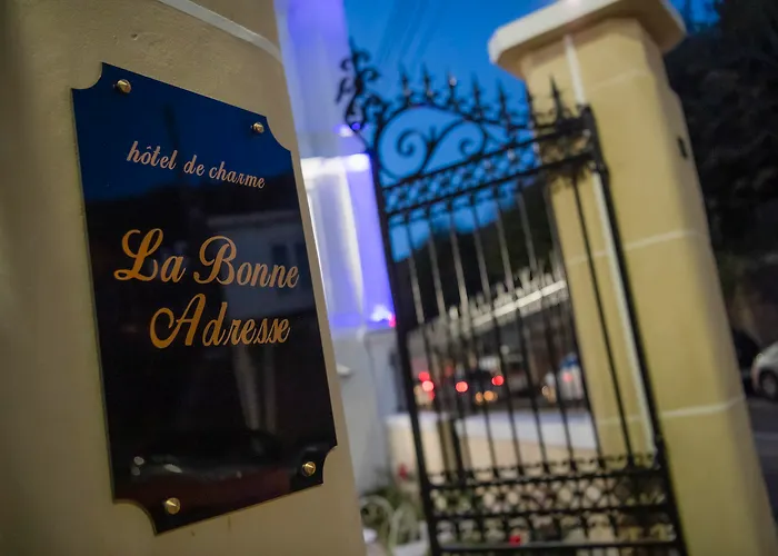 Hotel De Charme La Bonne Adresse - Logis