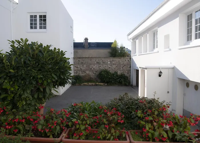 De Charme La Bonne Adresse - Logis 2*